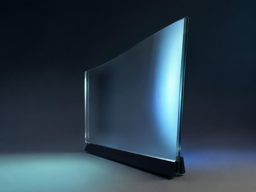 Bent Low-Iron Panel